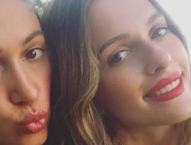 Δείτε την πανέμορφη αδερφή της Άννας Πρέλεβιτς - Ποζάρει με το δαχτυλίδι αρραβώνων της (φωτό)